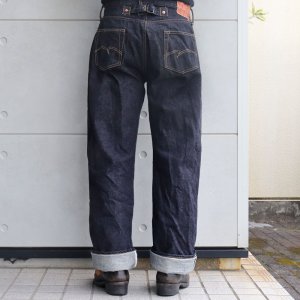 画像4: STUDIO D'ARTISAN ステュディオダルチザン SD-102CB 15oz loose straight denimpants　with cinch back シンチバック付き ルーズストレート 旧式力織機使用 職人こだわりのザラツキとムラ感 経年変化を楽しめる ジーパン made in japan 国産ジーンズ 5pocket 5ポケット