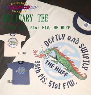 画像1: TOYS McCOY トイズマッコイ TMC2332 MILITARY TEE " 39th FIS. 51st FIW. THE HUFF " ミリタリーTシャツ L-2Aジャケット “The Huff”　デザイン 半袖Tシャツ