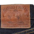 画像21: MOMOTARO JEANS 桃太郎ジーンズ 0106SPZ 世界最特濃デニム！ narrow tapered 15.7oz 特濃インディゴ出陣ナローテーパード ジッパーフライ 定番 人気アイテム スニーカー との相性抜群の 細めのストレート 国産ジーンズmade in japan 5pocket denimpants 5ポケット ジーンズ ジーパン デニムパンツ 