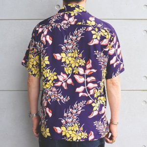 画像3: SUN SURF サンサーフ SS39221 RAYON HAWAIIAN SHIRT “GINGER LILY” レーヨン ハワイアンシャツ ジンジャーリリー ホワイトリリー レイフラワー カラカウア・アベニュー ワイキキ・スポーツ社 WAIKIKI SPORTS 抜染プリント オールオーバー・パターン アロハ アロハシャツ