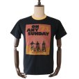 画像2: TOYS McCOY トイズマッコイ TMC2510 ON ANY SUNDAY TEE " ON ANY SUNDAY 71 "スティーブ・マックイーン ハーヴィー・マッシュマン ダートレース 半袖Tシャツ コットン 100% 日本製 (2)