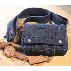 画像2: SAMURAI JEANS サムライジーンズ SJDCB25 デニムカセットバッグ 15oz セルビッチデニム デニム格子状 編み込み カセット型 オリーブスレーキ サムライスナップボタン サムライリベット 日の丸ネーム 日本製