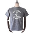 画像2: JELADO/ジェラード AB12239 Anchor Men Tee アンカーマン Tシャツ アスレチックブランド ライディングハイ 丸胴ボディアンカープリント 半ラバープリント チャコール地 リユースコットン ゆったりとしたサイズ感 日本製 (2)