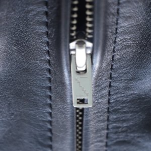 画像9: Bilt Buck by ATTRACTIONS ビルトバック バイ アトラクションズ Lot. 575 Horsehide TT Riders Jacket 黒にこだわった 馬革 シングルライダース カゼインフィニッシュ フルベジタブルタンニング ホースハイド レザージャケット シングルブレスト モーターサイクルジャケット