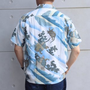 画像3: SUN SURF サンサーフ SS39461 SUN SURF × 葛飾北斎 SPECIAL EDITION “亀” 3 匹の亀 蓑亀 子孫繁栄 日本の意匠 葛飾北斎コラボレーション スペシャルエディション ハワイアンシャツ アロハシャツ 半袖 日本製 made in japan