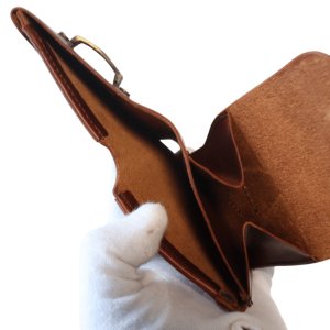 画像7: 池之端銀革店 Haru HC-536 イタリアンレザーギャルソンコンパクトウォレット 2つ折りウォレット ギャルソンコインポケット エイジング加工 サンドキャスト製 真鍮金具 オイルアップ オイルアップ 革製品 日本製