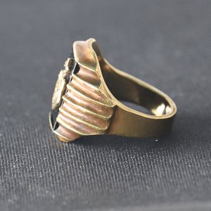 画像4: CUSHMAN クッシュマン 29381 U.S.N. BRASS RING BRASS 米海軍ブラスリング ブラス 1940年代 U.S.NAVY ネイビー オニキス シンプルデザイン アールデコ調のフィン ゴツい雰囲気 指輪 リング