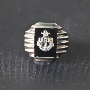 画像2: CUSHMAN クッシュマン 29380 U.S.N. SILVER RING SILVER925 米海軍シルバーリング シルバ−925 1940年代 U.S.NAVY ネイビー オニキス シンプルデザイン アールデコ調のフィン ゴツい雰囲気 指輪 リング