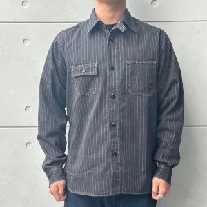 画像2: SUGAR CANE シュガーケーン SC29585 FICTION ROMANCE 8.5oz. BLACK WABASH STRIPE WORK SHIRT ブラックウォバッシュ ストライプワークシャツ ブラックの硫化染料でベース ドットストライプ ヴィンテージウェア