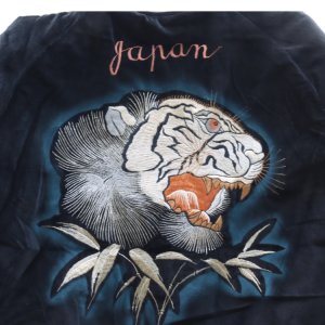 画像13: TAILOR TOYO テーラー東洋 TT15809-119 Mid 1950s Style Velveteen × Acetate Quilted Souvenir Jacket “Stencil Paint” TOYO ENTERPRISE 60th Anniversary Special Edition “TIGER HEAD” × “EAGLE” 別珍スカジャン 白虎 鷲 リバーシブル スーベニアジャケット 刺繍 東洋エンタープライズ60周年記念 スペシャルエディション
