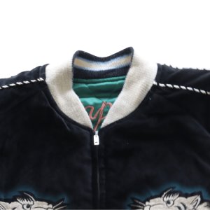 画像7: TAILOR TOYO テーラー東洋 TT15809-119 Mid 1950s Style Velveteen × Acetate Quilted Souvenir Jacket “Stencil Paint” TOYO ENTERPRISE 60th Anniversary Special Edition “TIGER HEAD” × “EAGLE” 別珍スカジャン 白虎 鷲 リバーシブル スーベニアジャケット 刺繍 東洋エンタープライズ60周年記念 スペシャルエディション