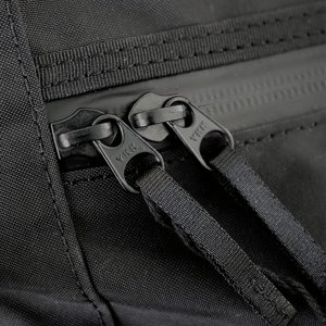 画像9: ATTRACTIONS アトラクションズ x SPEAKEASY スピークイージー Black Messenger ブラックメッセンジャー ショルダーバッグ 斜めがけバッグ メンズ 大容量 コラボレーション