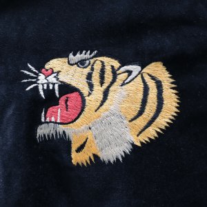 画像8: TAILOR TOYO テーラー東洋 TT15840-119 Mid 1950s Style Velveteen Souvenir Jacket “GOLD DRAGON & GOLD TIGER” × “JAPAN MAP” 別珍スーベニアジャケット 別珍 スカジャン 虎 日本地図リバーシブル 2トーン サテン生地 スーベニアジャケット 刺繍