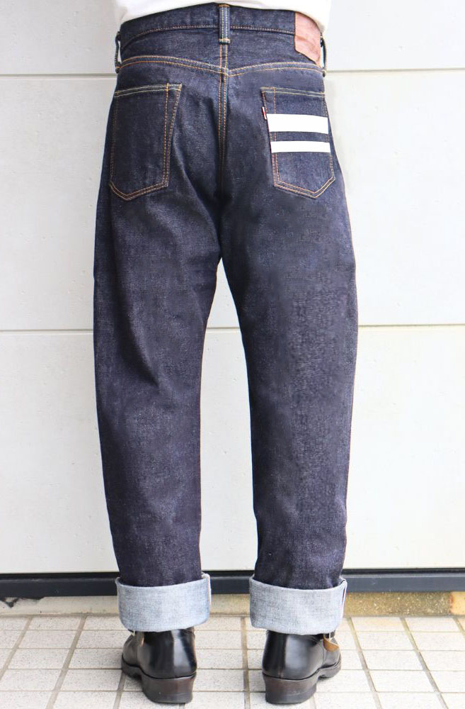 桃太郎JEANS 出陣クラシックストレートモデル　W 32