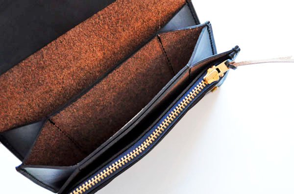 画像5: ART BAROWNアートブラウン VGW00105AB　クロムエクセル トラッカーズウォレットM　ホーウィン社　オイルドレザー　本革　ヌメ　ブラック　グッズ　ウォレット　長財布 (5)