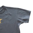 画像6: TOYS McCOY トイズマッコイ TMC2533 DURABLE TEE "ONE STAR" THE WILD ONE CODE 33 ライダースジャケット スタンダードデザイン デュラブル ゴールド ベタプリント 半袖Tシャツ コットン 100% 日本製 (6)
