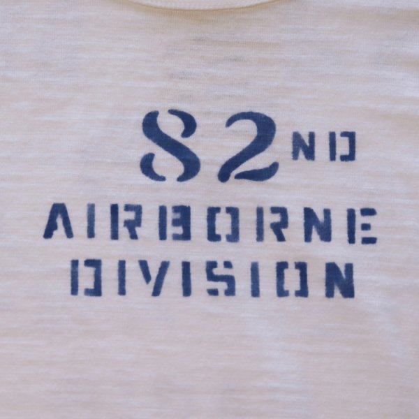 画像8: BUZZ RICKSON'S バズリクソンズ BR79564 SLUB YARN T-SHIRT "82nd AIRBORNE DIV."スラブヤーン Tシャツ 丸胴ボディ 天竺ニット プリントTシャツ ステンシル仕上げ ミリタリー コットン100% 日本製 (8)