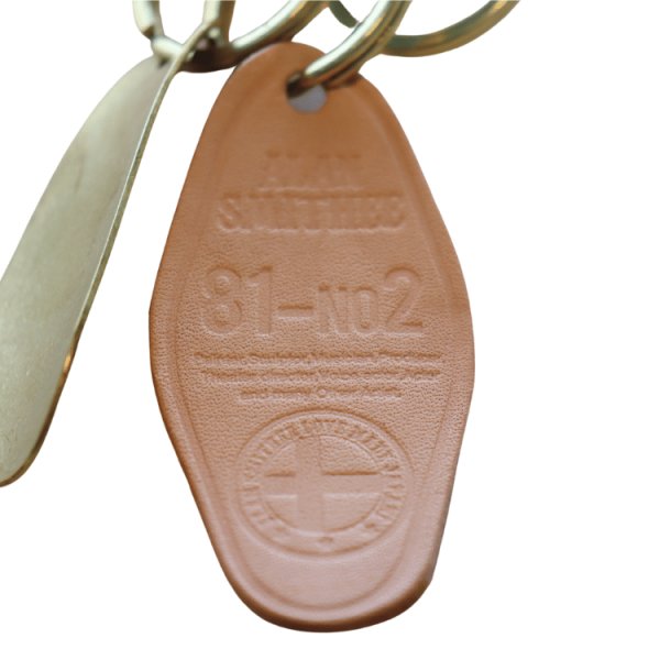 画像5: BUTLER VERNER SAILS バトラーバーナーセイルズ AW-1371 SHOE HORN KEY HOLDER シューホーンキーホルダー 靴べら キーホルダー 真鍮製 栃木レザー チャーム ジャム瓶パッケージ 日本製 Made in JAPAN (5)