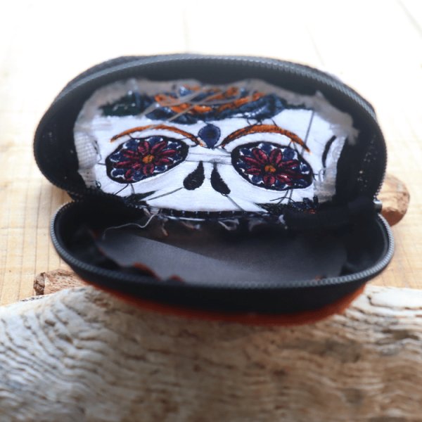 画像4: KC's ケイシイズ SKL001 MEXICAN SKULL POUCH メキシカンスカルポーチ オリジナル シュガースカル 骸骨 Day of the Dead 死者の日 ネイティブアメリカン 伝統文化 メキシコ雑貨 小物入れ 刺繍 小銭入れ (4)