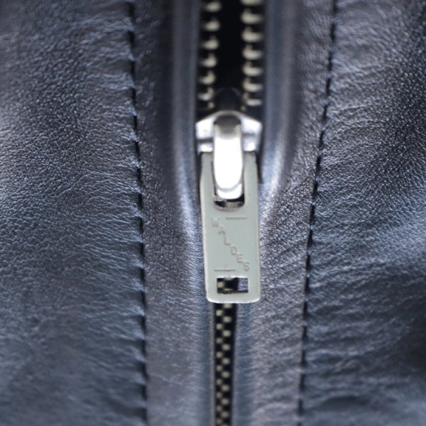 画像9: Bilt Buck by ATTRACTIONS ビルトバック バイ アトラクションズ Lot. 575 Horsehide TT Riders Jacket 黒にこだわった 馬革 シングルライダース カゼインフィニッシュ フルベジタブルタンニング ホースハイド レザージャケット シングルブレスト モーターサイクルジャケット (9)