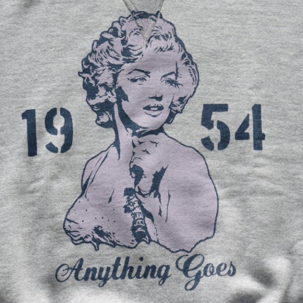 画像9: TOYS McCOY トイズマッコイ TMC2545 HEAVYWEIGHT SWEAT MARILYN MONROE "ANYTHING GOES" ヘヴィウエイトスウェット マリリンモンロー ヴィンテージピース 吊り編み機による丸胴 肉厚な質感と保温性の高い裏起毛 (9)