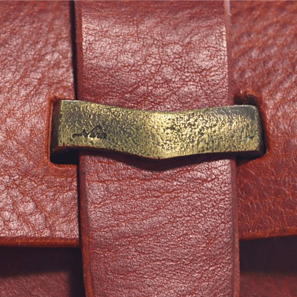 画像10: 池之端銀革店 Haru HC-536 イタリアンレザーギャルソンコンパクトウォレット 2つ折りウォレット ギャルソンコインポケット エイジング加工 サンドキャスト製 真鍮金具 オイルアップ オイルアップ 革製品 日本製 (10)