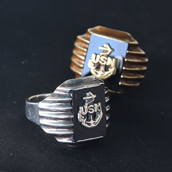 画像8: CUSHMAN クッシュマン 29381 U.S.N. BRASS RING BRASS 米海軍ブラスリング ブラス 1940年代 U.S.NAVY ネイビー オニキス シンプルデザイン アールデコ調のフィン ゴツい雰囲気 指輪 リング (8)