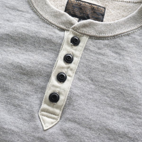 画像7: DELUXEWARE デラックスウエア S106-00 OPEN NECK オープンネック ヘンリーネック スウェット 20oz HEAVY KNIT 最高密度スウェット ヘンリーネックモデル しっかりとした質感 高保温性 限界密度の極厚吊裏毛 裏起毛 日本製 (7)