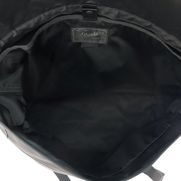 画像10: ATTRACTIONS アトラクションズ x SPEAKEASY スピークイージー A20037 Black Messenger ブラックメッセンジャー ショルダーバッグ 斜めがけバッグ メンズ 大容量 コラボレーション (10)