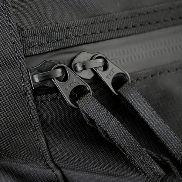 画像9: ATTRACTIONS アトラクションズ x SPEAKEASY スピークイージー A20037 Black Messenger ブラックメッセンジャー ショルダーバッグ 斜めがけバッグ メンズ 大容量 コラボレーション (9)